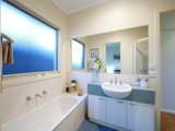 https://images.listonce.com.au/custom/160x/listings/124-quentin-street-forest-hill-vic-3131/138/01684138_img_06.jpg?qptziDjuDDA