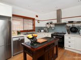 https://images.listonce.com.au/custom/160x/listings/125-27-thorpe-street-newport-vic-3015/578/01202578_img_05.jpg?y0wiC3fh1LY