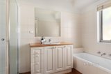 https://images.listonce.com.au/custom/160x/listings/125-cecil-street-eltham-vic-3095/482/01414482_img_09.jpg?GzN8GpjsoL8