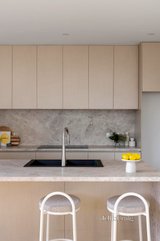 https://images.listonce.com.au/custom/160x/listings/125-christmas-street-fairfield-vic-3078/894/01677894_img_06.jpg?-AIb7XnS3Xo