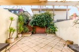 https://images.listonce.com.au/custom/160x/listings/125-evans-street-port-melbourne-vic-3207/176/01932176_img_03.jpg?ZyKvegd8-4Y
