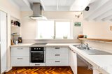 https://images.listonce.com.au/custom/160x/listings/125-evans-street-port-melbourne-vic-3207/176/01932176_img_09.jpg?vK2lhqwIpjA