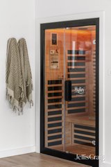 https://images.listonce.com.au/custom/160x/listings/125-head-street-brighton-vic-3186/686/01932686_img_20.jpg?kblnuLbvTJs