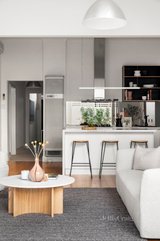 https://images.listonce.com.au/custom/160x/listings/125-ross-street-port-melbourne-vic-3207/042/01692042_img_07.jpg?2VdnFWg4W8U