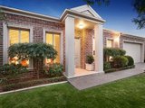 https://images.listonce.com.au/custom/160x/listings/125-saxton-street-box-hill-north-vic-3129/035/01684035_img_01.jpg?bdYyWwOC8Qk
