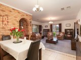 https://images.listonce.com.au/custom/160x/listings/125-taylor-road-mooroolbark-vic-3138/960/01523960_img_04.jpg?2BmOlMFnIys