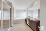 https://images.listonce.com.au/custom/160x/listings/126-belmore-road-balwyn-vic-3103/802/01719802_img_09.jpg?VubFewXl2-4