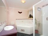 https://images.listonce.com.au/custom/160x/listings/126-nangathan-way-croydon-north-vic-3136/204/00620204_img_12.jpg?3vAQVZ3fKcg