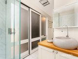https://images.listonce.com.au/custom/160x/listings/126-richardson-street-albert-park-vic-3206/992/01087992_img_04.jpg?B-U-d3M_WMM