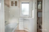 https://images.listonce.com.au/custom/160x/listings/126-rooks-road-nunawading-vic-3131/637/01770637_img_06.jpg?n6cO5dSI6F4