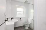 https://images.listonce.com.au/custom/160x/listings/1267-barkly-street-st-kilda-vic-3182/372/01900372_img_06.jpg?kr21duQv4Ho