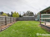 https://images.listonce.com.au/custom/160x/listings/127-carronvale-road-mooroolbark-vic-3138/936/01524936_img_10.jpg?JUyutGIS9_g