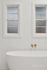 https://images.listonce.com.au/custom/160x/listings/127-eastfield-road-ringwood-east-vic-3135/602/01816602_img_11.jpg?AR8mRnB0Juw