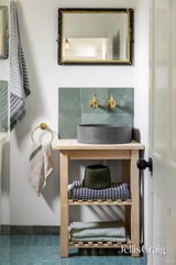 https://images.listonce.com.au/custom/160x/listings/127-errard-street-south-ballarat-central-vic-3350/207/01942207_img_05.jpg?zFM0mcokGT4
