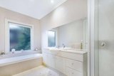https://images.listonce.com.au/custom/160x/listings/127-mount-street-kew-vic-3101/686/01679686_img_06.jpg?5tjrzNxkICQ