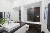 https://images.listonce.com.au/custom/160x/listings/127-napier-street-south-melbourne-vic-3205/092/01352092_img_07.jpg?0VtE-9jFmmY