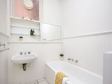 https://images.listonce.com.au/custom/160x/listings/127-ormond-road-elwood-vic-3184/014/01795014_img_05.jpg?rOT7tENxtU4