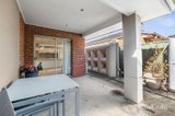 https://images.listonce.com.au/custom/160x/listings/127-park-street-wendouree-vic-3355/960/01752960_img_03.jpg?ieU9uhL6xTI