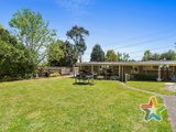 https://images.listonce.com.au/custom/160x/listings/127-switchback-road-chirnside-park-vic-3116/572/01525572_img_14.jpg?hKNcwz5_r_c