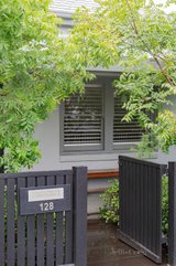 https://images.listonce.com.au/custom/160x/listings/128-edgevale-road-kew-vic-3101/348/00884348_img_03.jpg?WJeNApUL5e0