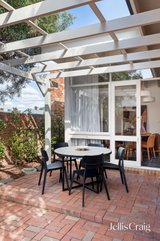 https://images.listonce.com.au/custom/160x/listings/128-gold-street-brunswick-vic-3056/072/01799072_img_18.jpg?xjGPD8hVXcs