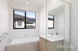 https://images.listonce.com.au/custom/160x/listings/128-lacebark-drive-st-helena-vic-3088/013/01839013_img_09.jpg?Iy83RcrGwhc