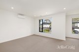 https://images.listonce.com.au/custom/160x/listings/128-lacebark-drive-st-helena-vic-3088/013/01839013_img_10.jpg?O4YQW8b43w0