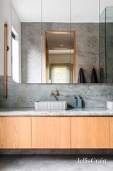 https://images.listonce.com.au/custom/160x/listings/128-park-street-st-kilda-west-vic-3182/433/01813433_img_23.jpg?JxST8z0sVD4