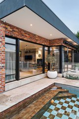 https://images.listonce.com.au/custom/160x/listings/128-park-street-st-kilda-west-vic-3182/433/01813433_img_26.jpg?OUfxaljwOPQ