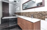 https://images.listonce.com.au/custom/160x/listings/1289-neerim-road-caulfield-vic-3162/443/01771443_img_06.jpg?idOgdGpi9l4