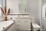 https://images.listonce.com.au/custom/160x/listings/129-albert-street-port-melbourne-vic-3207/353/01794353_img_06.jpg?G05U3PtYpnQ