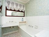 https://images.listonce.com.au/custom/160x/listings/129-arlington-street-ringwood-vic-3134/233/00620233_img_05.jpg?4ogf2OwhAfk