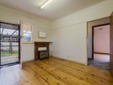 https://images.listonce.com.au/custom/160x/listings/129-duke-street-castlemaine-vic-3450/372/00616372_img_05.jpg?Nr9TQbXfcY8