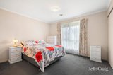 https://images.listonce.com.au/custom/160x/listings/129-highland-crescent-mooroolbark-vic-3138/692/01979692_img_06.jpg?maDfuO_ALOg