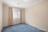 https://images.listonce.com.au/custom/160x/listings/129-highland-crescent-mooroolbark-vic-3138/692/01979692_img_08.jpg?5oIXaVaI418