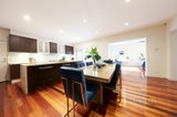 https://images.listonce.com.au/custom/160x/listings/129-simpson-drive-mount-waverley-vic-3149/516/01096516_img_04.jpg?hWEI2X5AH28