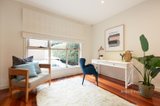 https://images.listonce.com.au/custom/160x/listings/129-simpson-drive-mount-waverley-vic-3149/516/01096516_img_10.jpg?uImNP4BKXVE