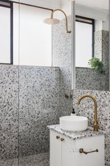 https://images.listonce.com.au/custom/160x/listings/1293-tinning-street-brunswick-vic-3056/205/01326205_img_10.jpg?heOu3D9HZnU