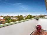 https://images.listonce.com.au/custom/160x/listings/1294-liddiard-street-hawthorn-vic-3122/772/01684772_img_08.jpg?ICs4ZWg8Iig