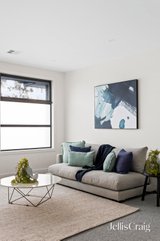 https://images.listonce.com.au/custom/160x/listings/12a-avocet-street-doncaster-east-vic-3109/022/01934022_img_12.jpg?qSYUcJT3ih8