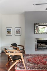 https://images.listonce.com.au/custom/160x/listings/12a-durham-road-surrey-hills-vic-3127/398/01577398_img_04.jpg?v_zioWhI5to