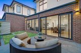 https://images.listonce.com.au/custom/160x/listings/12a-herbert-street-mount-waverley-vic-3149/341/01012341_img_14.jpg?sZOAKksw02w