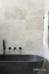 https://images.listonce.com.au/custom/160x/listings/13-15-granard-avenue-park-orchards-vic-3114/479/01915479_img_17.jpg?uNLPFulf1ck