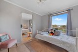 https://images.listonce.com.au/custom/160x/listings/13-15-parkins-reef-road-maldon-vic-3463/379/01496379_img_11.jpg?bOKxMoVV9yE