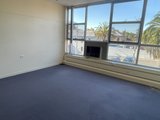 https://images.listonce.com.au/custom/160x/listings/13-21-mostyn-street-castlemaine-vic-3450/571/01485571_img_15.jpg?jYjX76vsEWQ