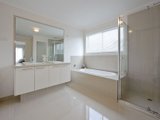 https://images.listonce.com.au/custom/160x/listings/13-agnes-street-mont-albert-vic-3127/717/01743717_img_06.jpg?JLW06esHwsE
