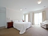 https://images.listonce.com.au/custom/160x/listings/13-agnes-street-mont-albert-vic-3127/717/01743717_img_07.jpg?dOkyDATPzIA