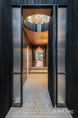https://images.listonce.com.au/custom/160x/listings/13-allambee-avenue-camberwell-vic-3124/335/01811335_img_06.jpg?mh46j0i-0UY
