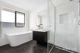 https://images.listonce.com.au/custom/160x/listings/13-amiable-parade-armstrong-creek-vic-3217/976/01772976_img_13.jpg?B0Zo0YoVcz0