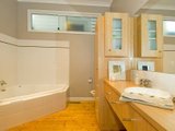 https://images.listonce.com.au/custom/160x/listings/13-austin-street-newtown-vic-3220/669/01699669_img_09.jpg?sgW3odyxBN4
